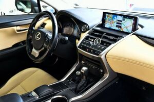 2018 Lexus NX300 只开了36900 miles